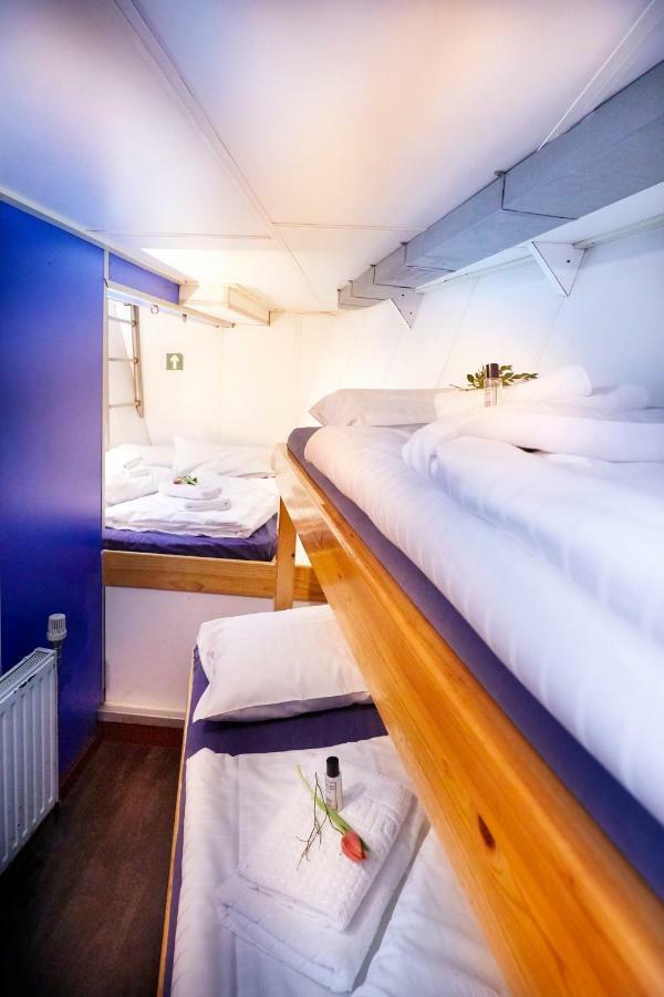 Segelschiff Loth Lorien Hotel Hamburg Exterior photo